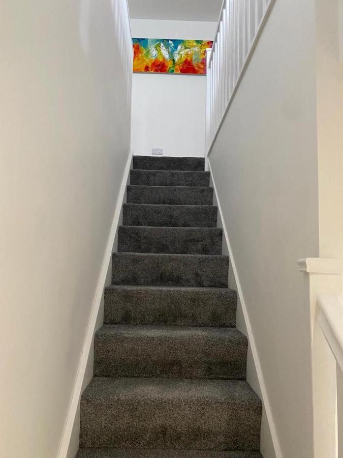 Central 2 Bed Newly Built Duplex Penthouse With Free Gated, On-Site Parking, Lift Access, Self Check-In, Super Fast Wifi, Two Cathedral View Terraces & Sleeps 6 Peterborough Dış mekan fotoğraf